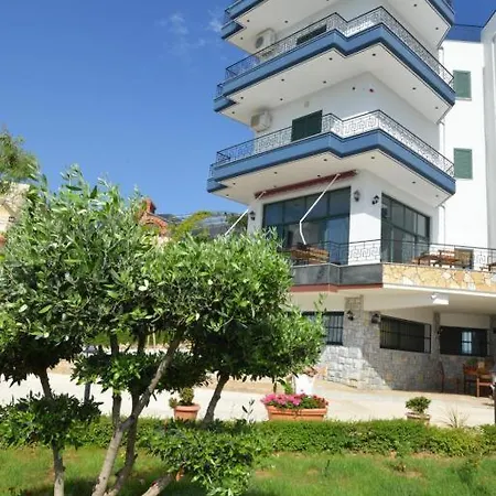 Hotel Artisti 3*
