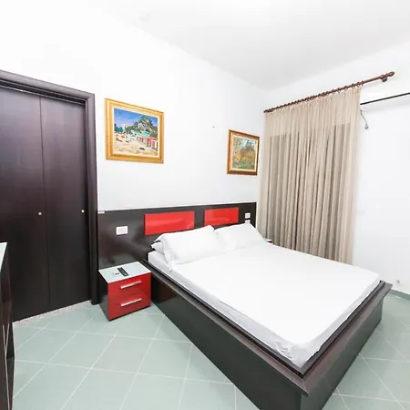 Hotel Artisti 3*