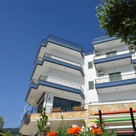 Hotel Artisti 3*