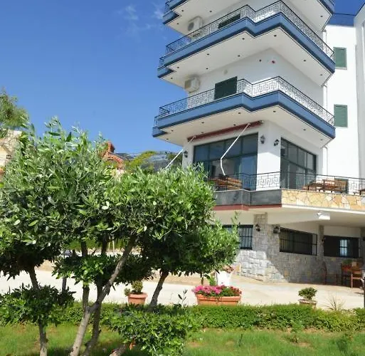 Hotel Artisti 3*